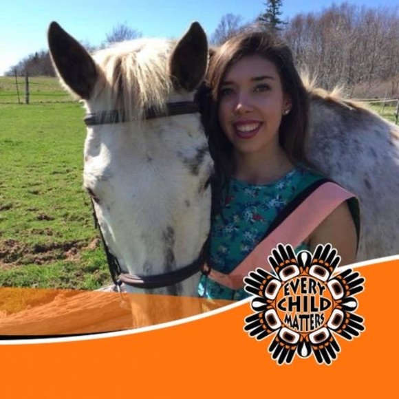 Meet your Posher, Julia - Picture 1 of 1